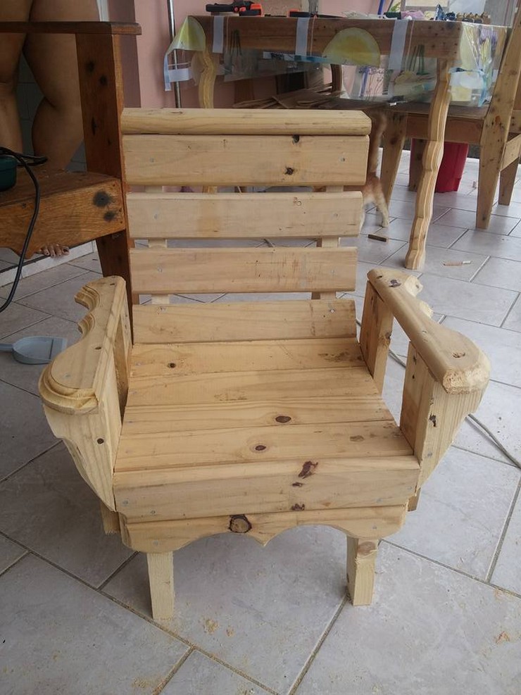 DIY Kids Chair with Pallets | Wood Pallet Furniture