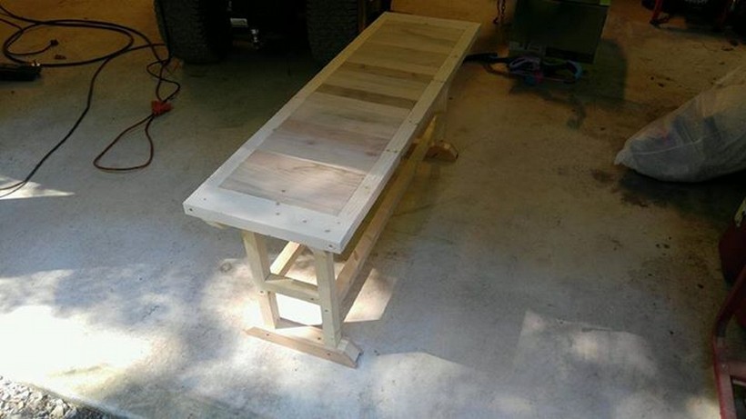 wooden-pallet-bench
