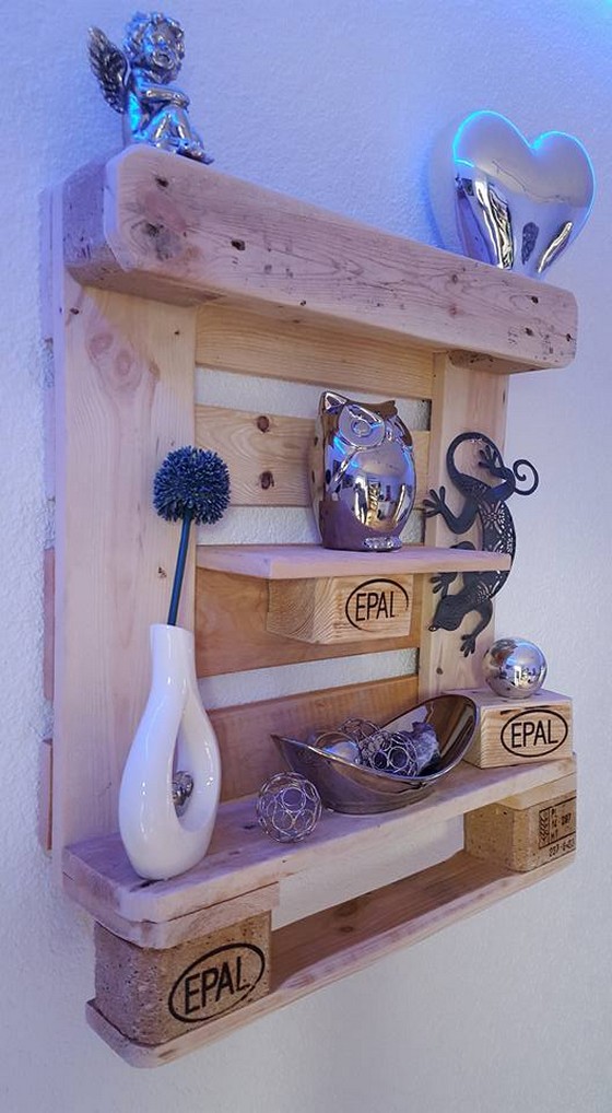 wooden-pallet-shelf