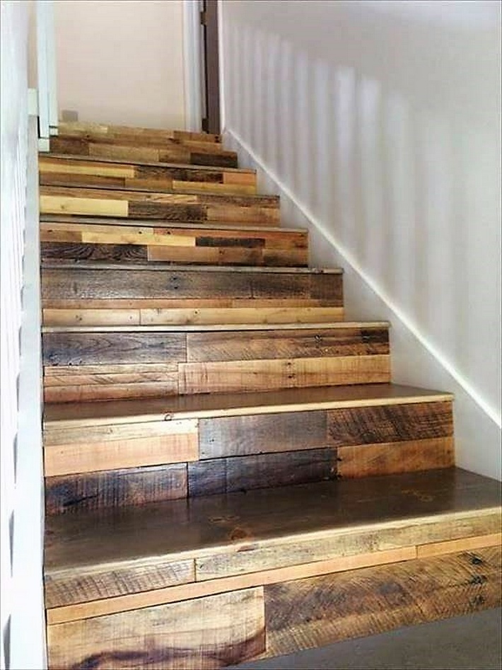 wood-pallet-stairs
