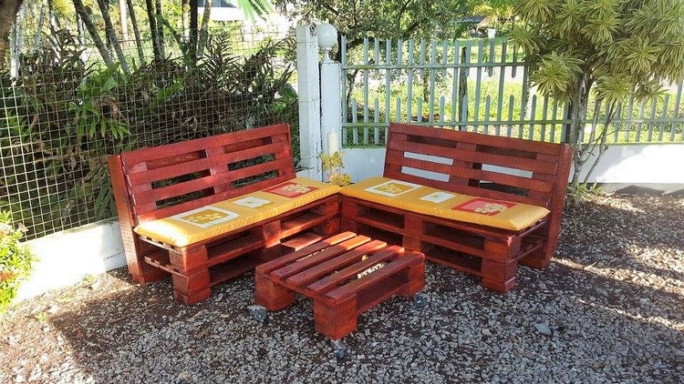 wood pallet outdoor furniture