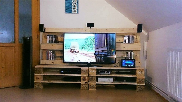 wooden pallet tv stand