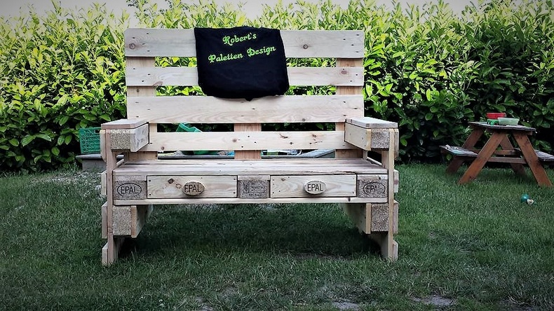 pallets garden bench