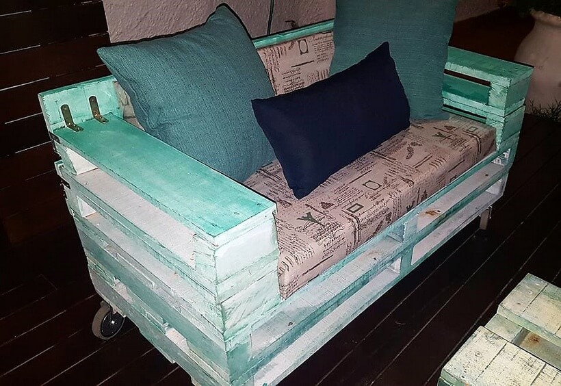 pallet couch on wheels