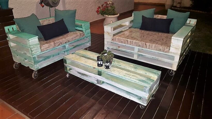 upcycled wood pallet furniture