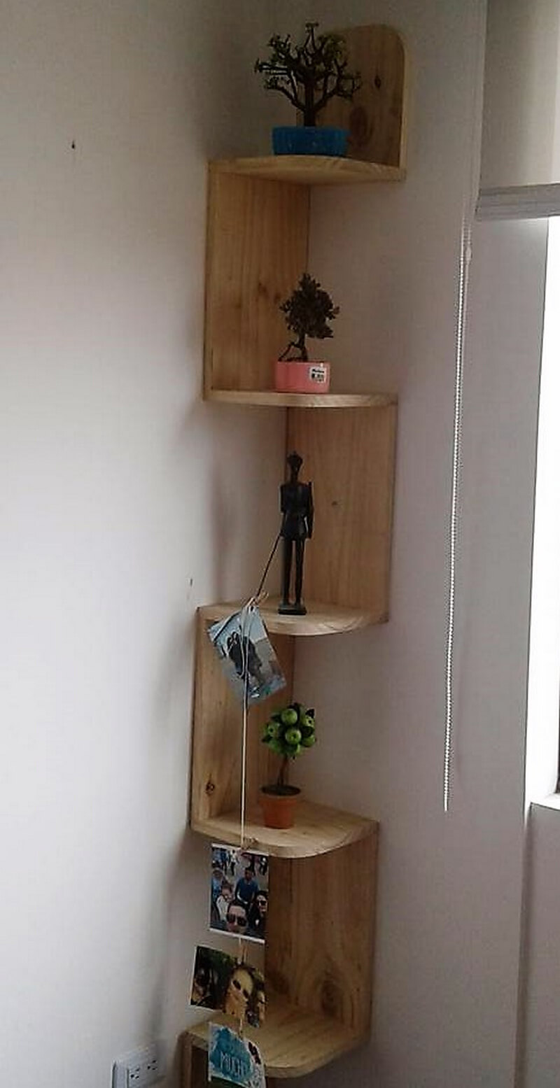 wood pallet corner shelf idea