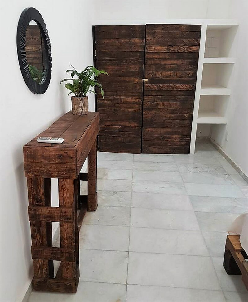 pallets made entryway table and closet