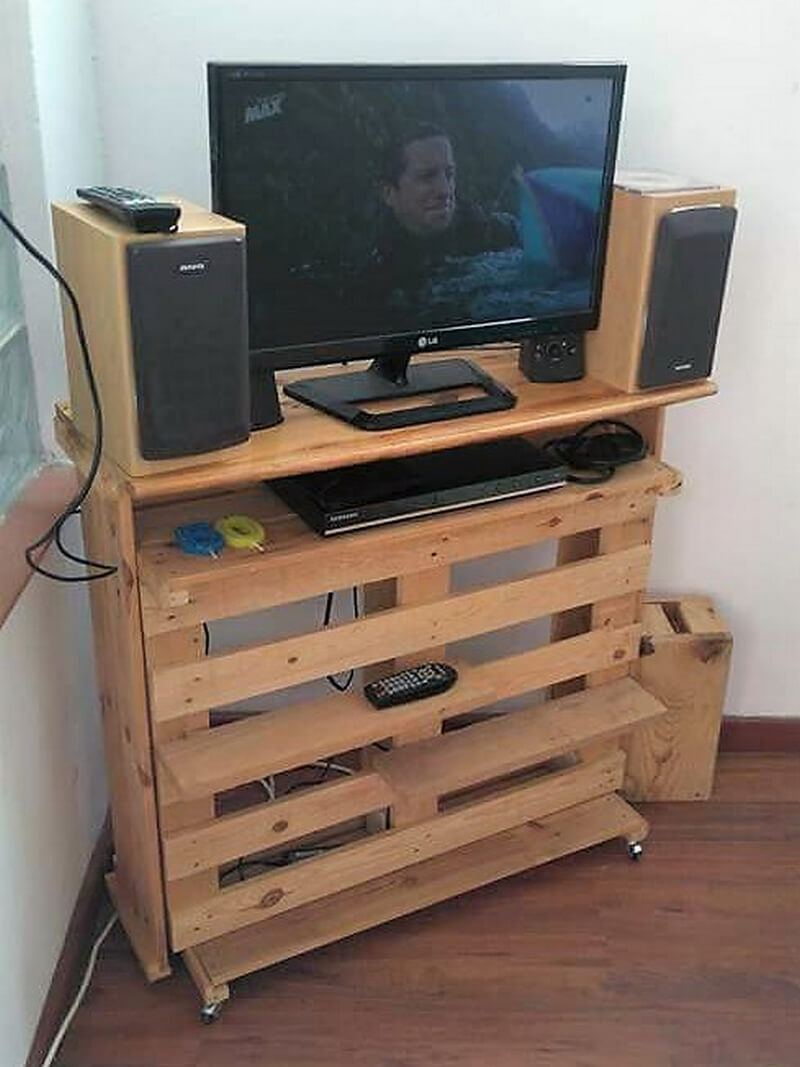 pallets wooden tv stand idea