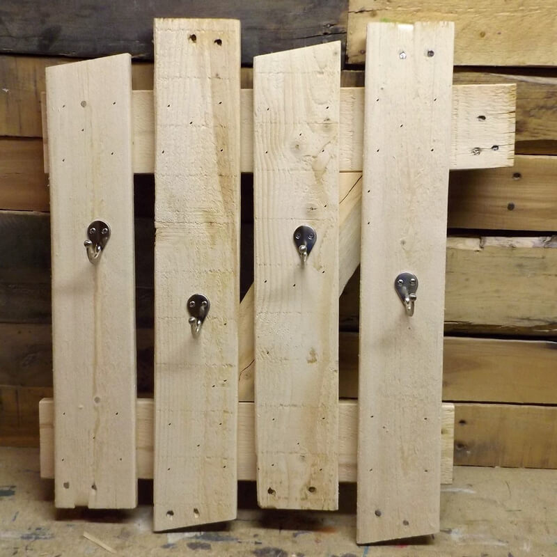 pallets wooden hanger