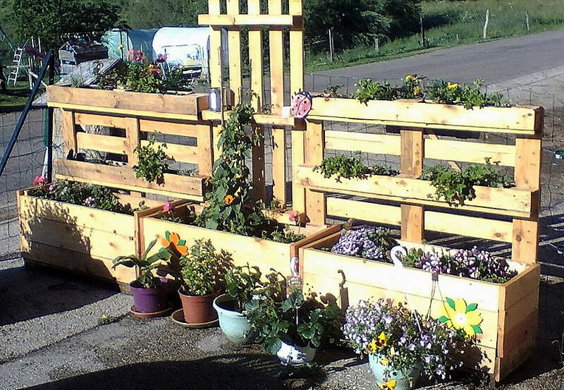 repurposed wooden pallets planter idea