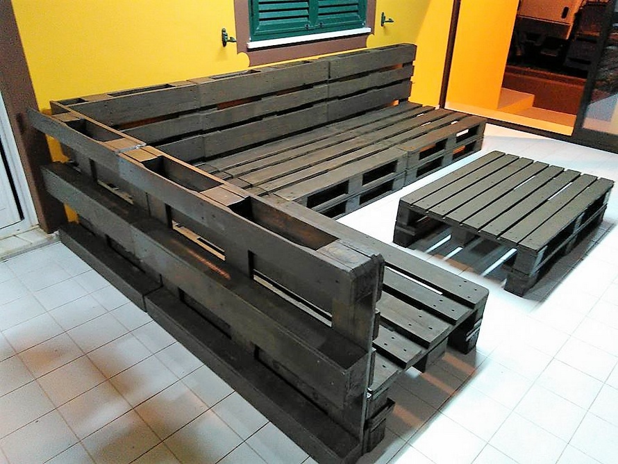 Repurposed Wooden Pallet Sofa Plan